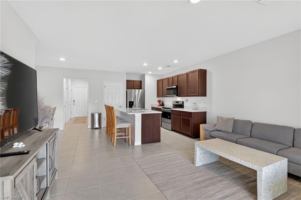 MEADOWOOD - Residential