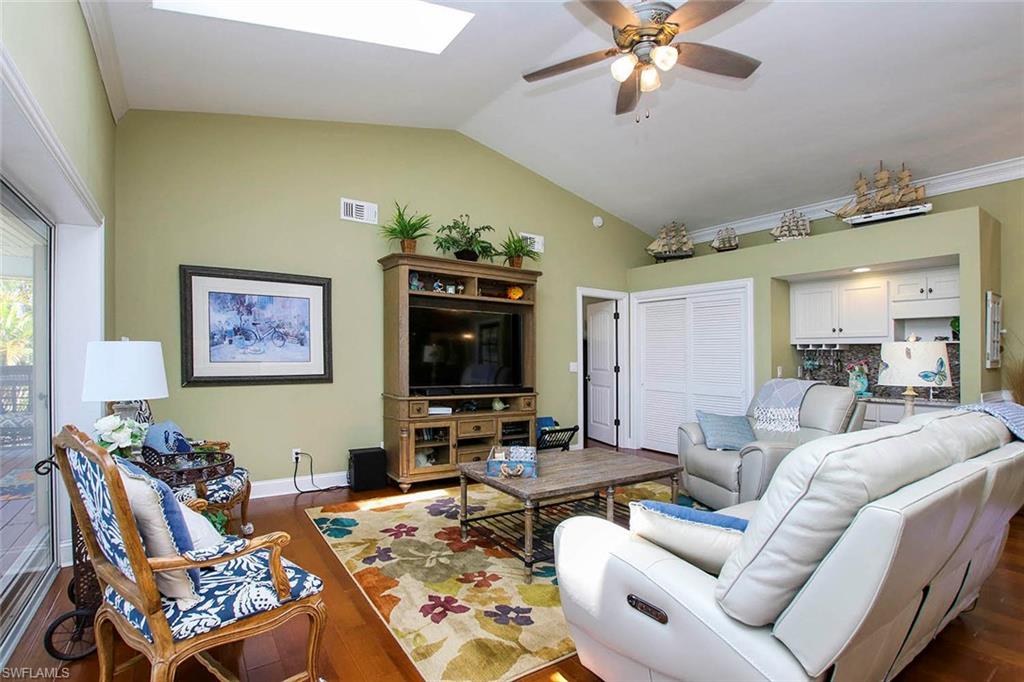 LITTLE LAKE MUREX - Residential