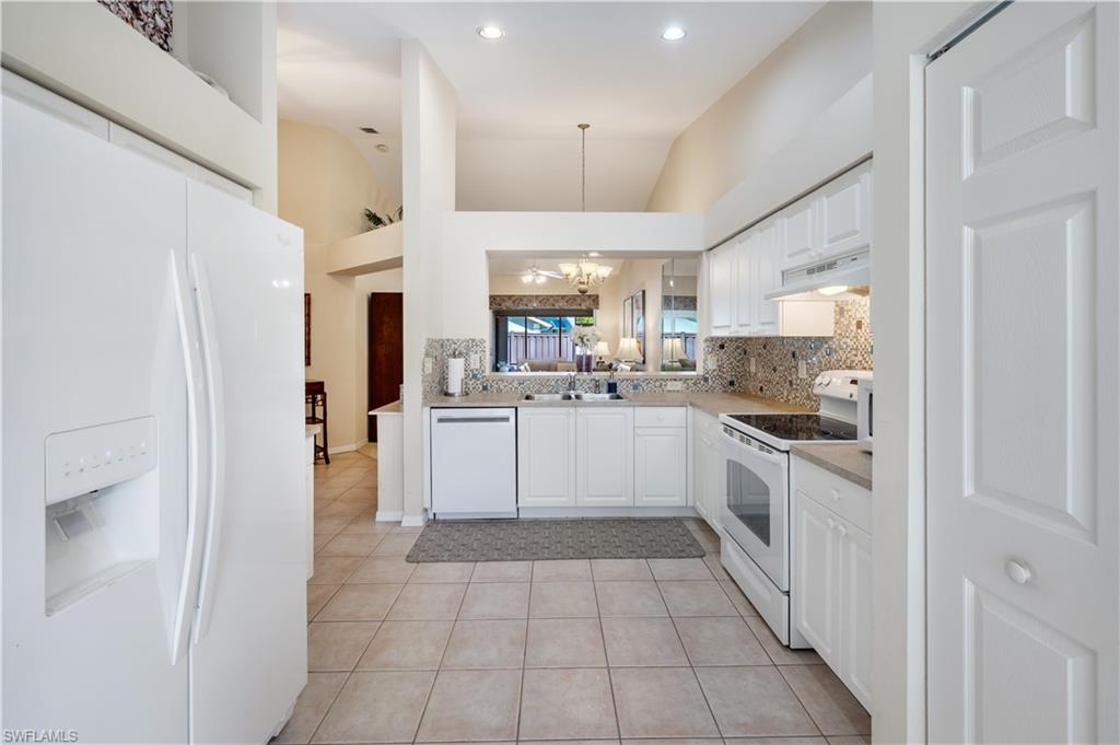 ROYAL VILLAS - Residential