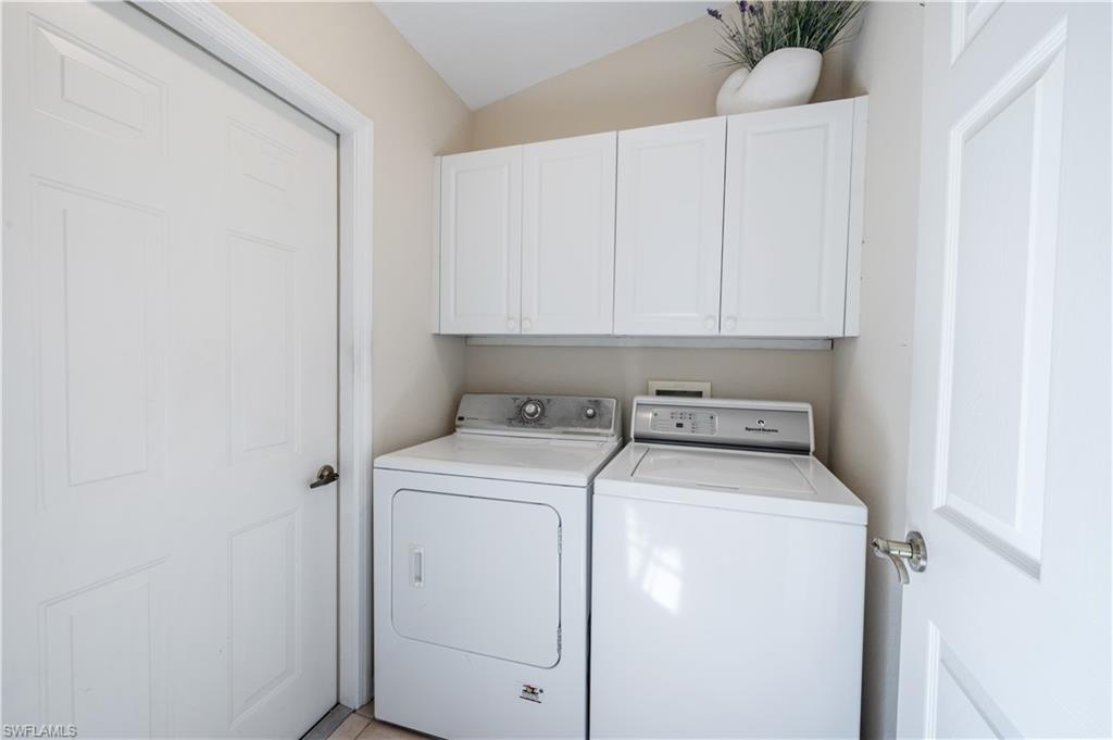 ROYAL VILLAS - Residential