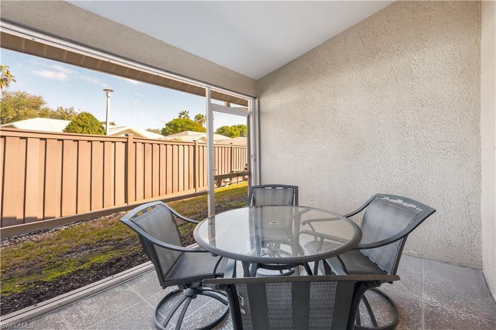 ROYAL VILLAS - Residential