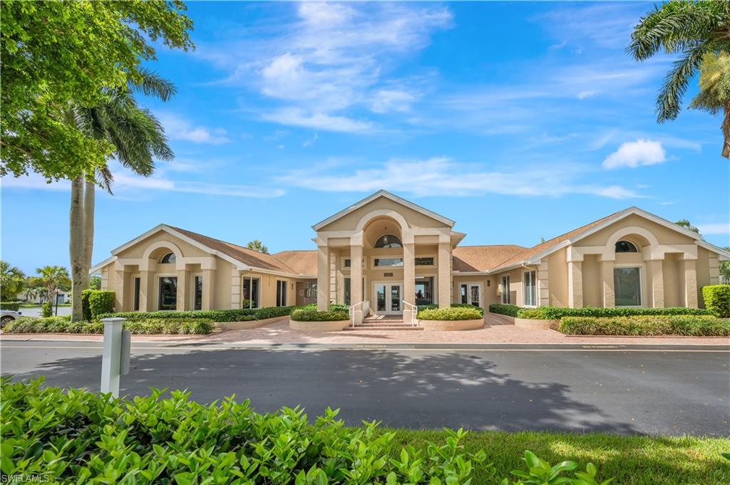 ROYAL VILLAS - Residential