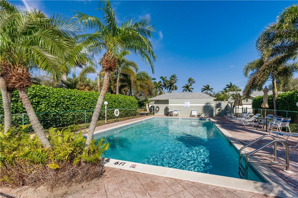 ROYAL VILLAS - Residential