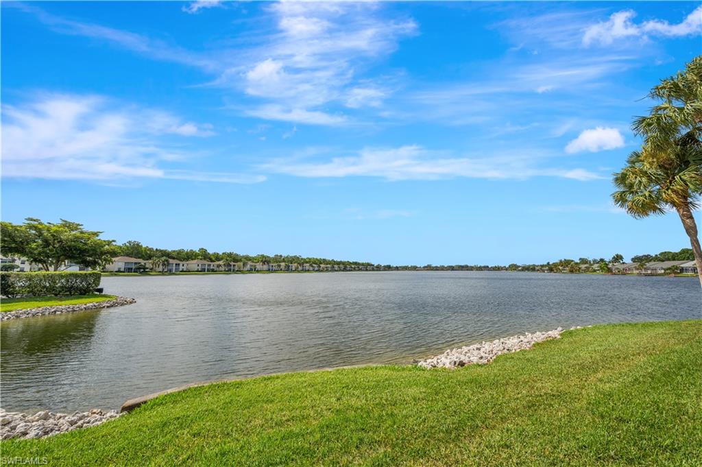 ROYAL VILLAS - Residential