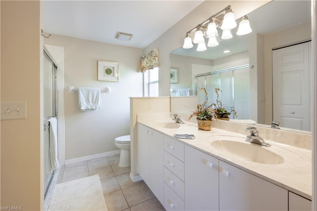 ROYAL VILLAS - Residential