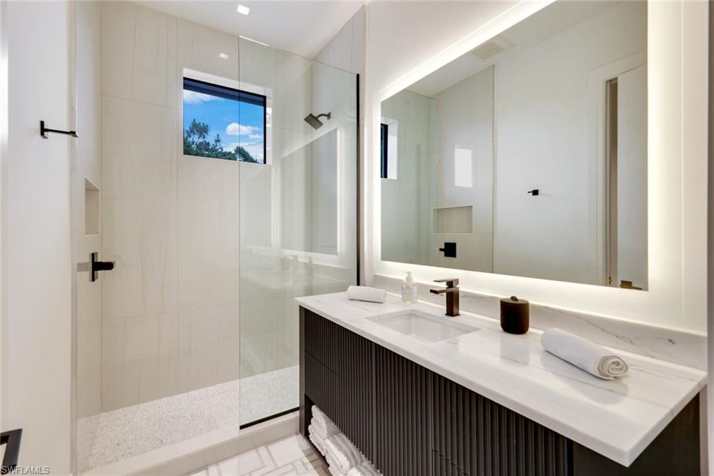 PINE RIDGE - Residential