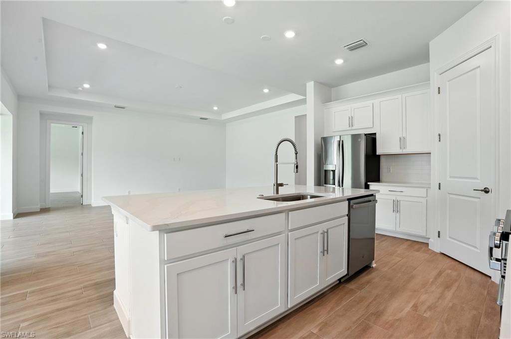 ESPLANADE LAKE CLUB - Residential Lease