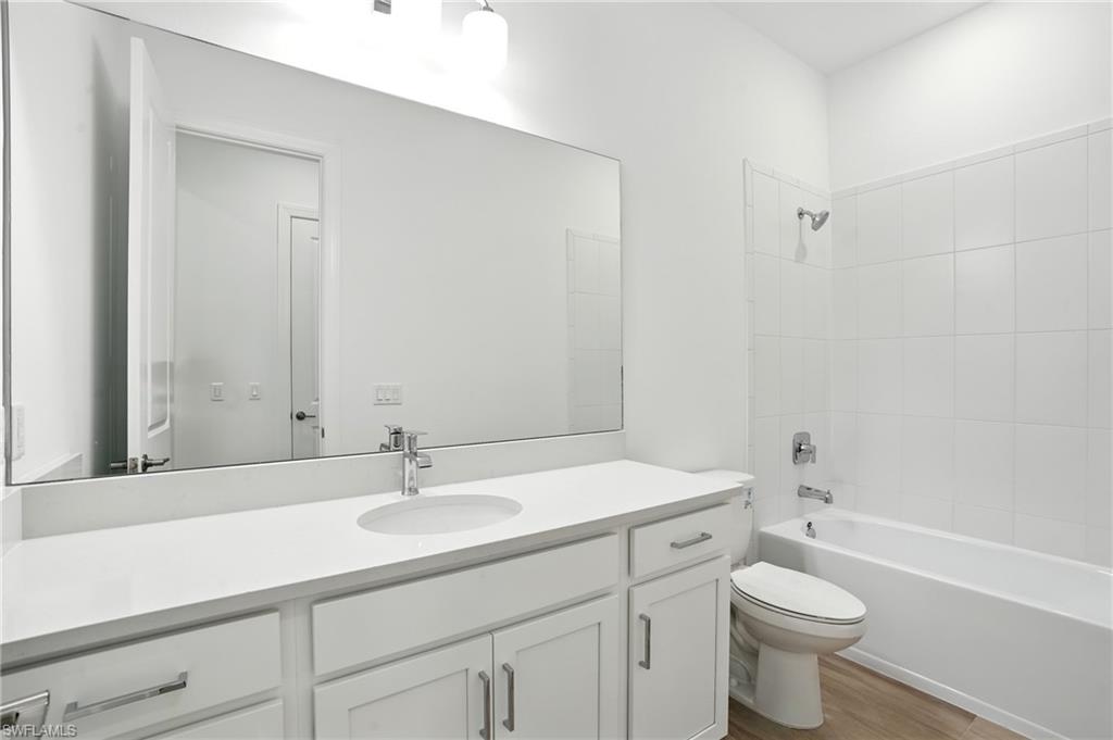 ESPLANADE LAKE CLUB - Residential Lease