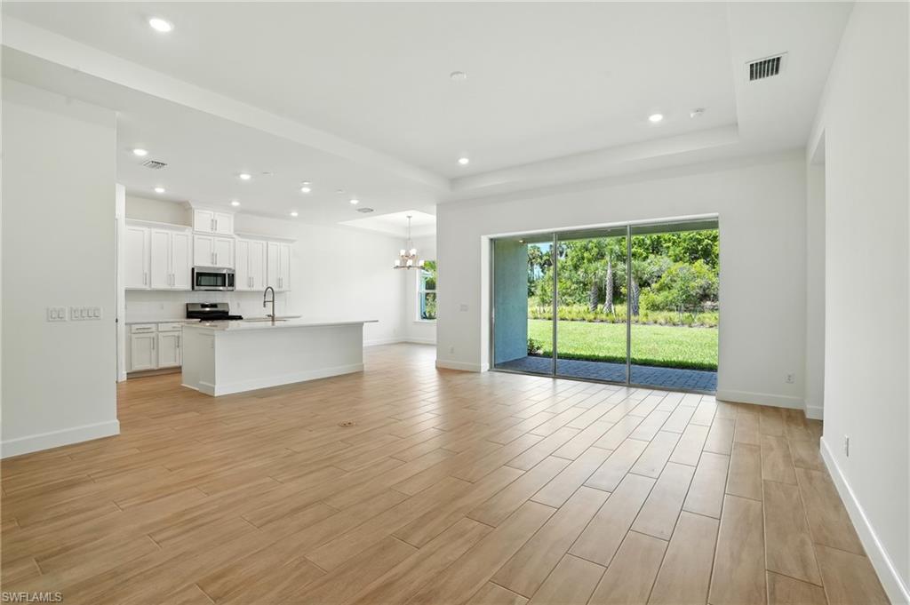 ESPLANADE LAKE CLUB - Residential Lease