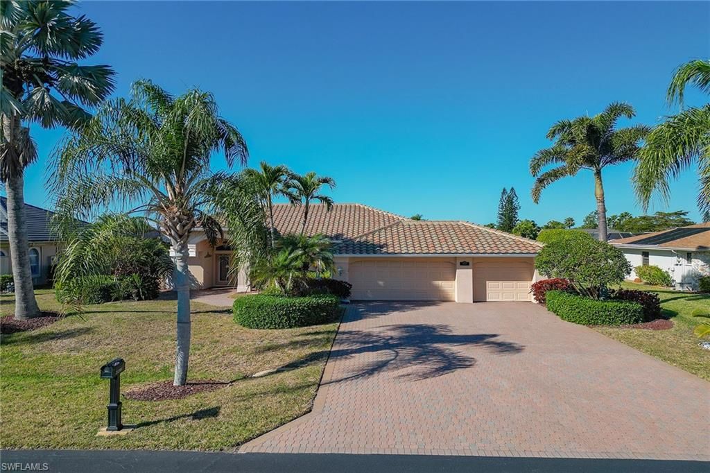 Photo of 28398 Tasca DR, BONITA SPRINGS, FL 34135 (MLS # 226004788)