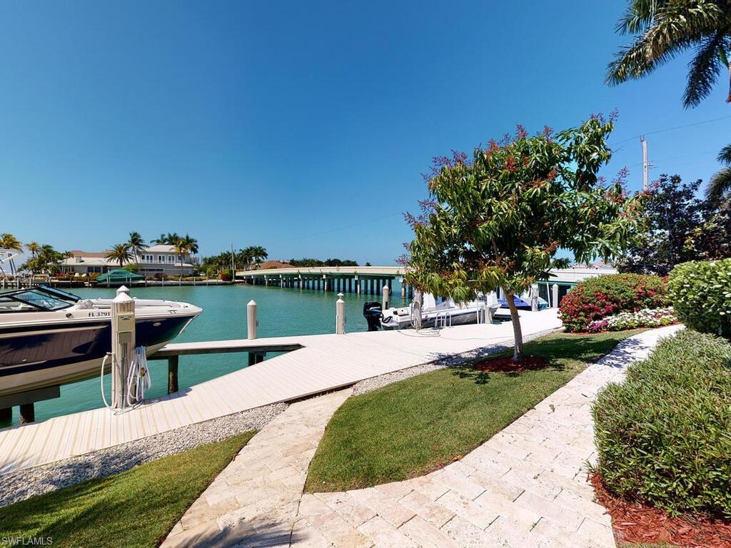 MARCO BEACH - Residential