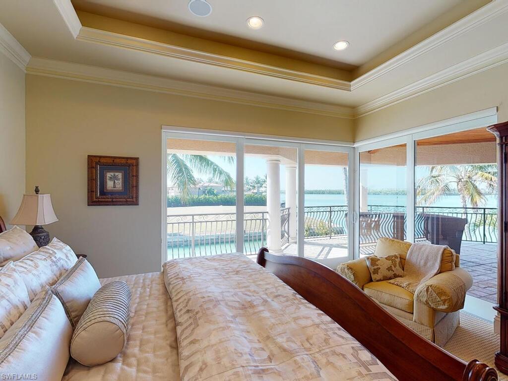 MARCO BEACH - Residential