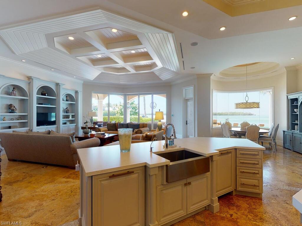 MARCO BEACH - Residential