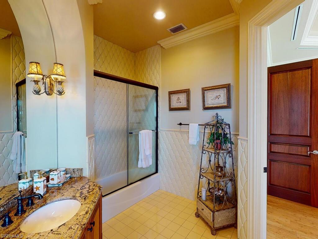 MARCO BEACH - Residential