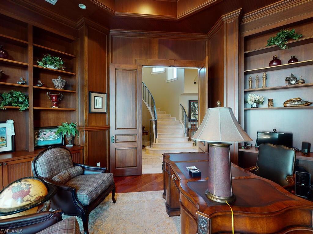 MARCO BEACH - Residential