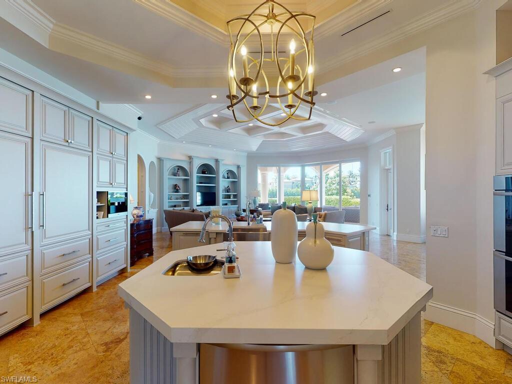 MARCO BEACH - Residential