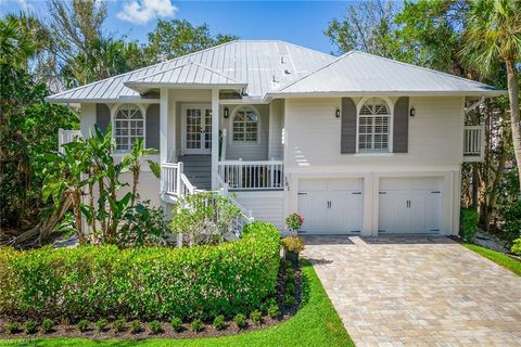 381 Leatherfern LN MARCO ISLAND FL 34145