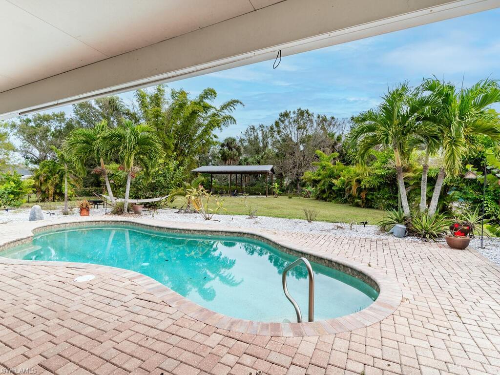 COLONIAL PINES - Residential