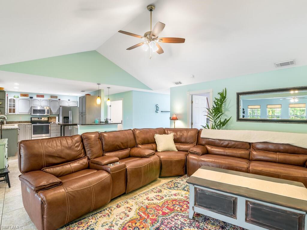 COLONIAL PINES - Residential