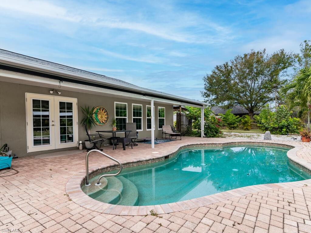 COLONIAL PINES - Residential