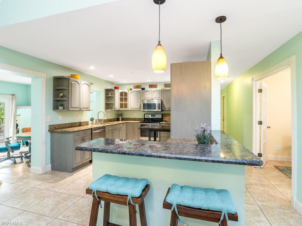 COLONIAL PINES - Residential