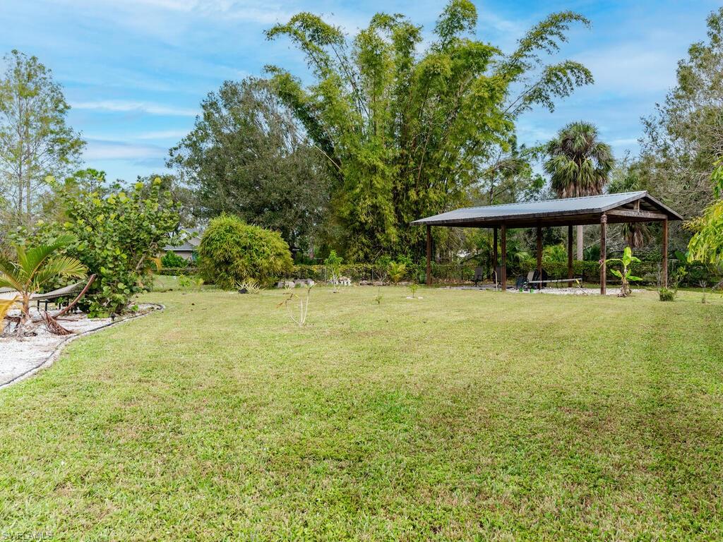 COLONIAL PINES - Residential