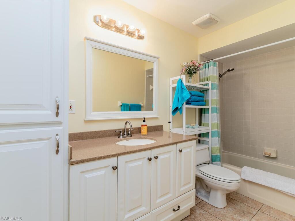 COLONIAL PINES - Residential