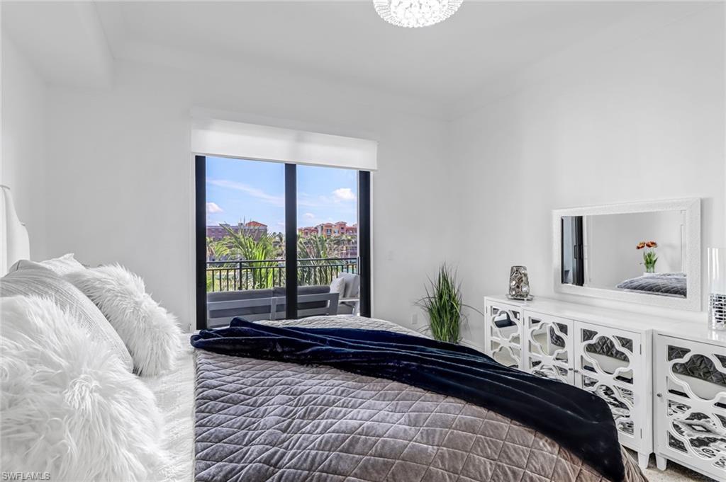 NAPLES SQUARE - Residential Lease