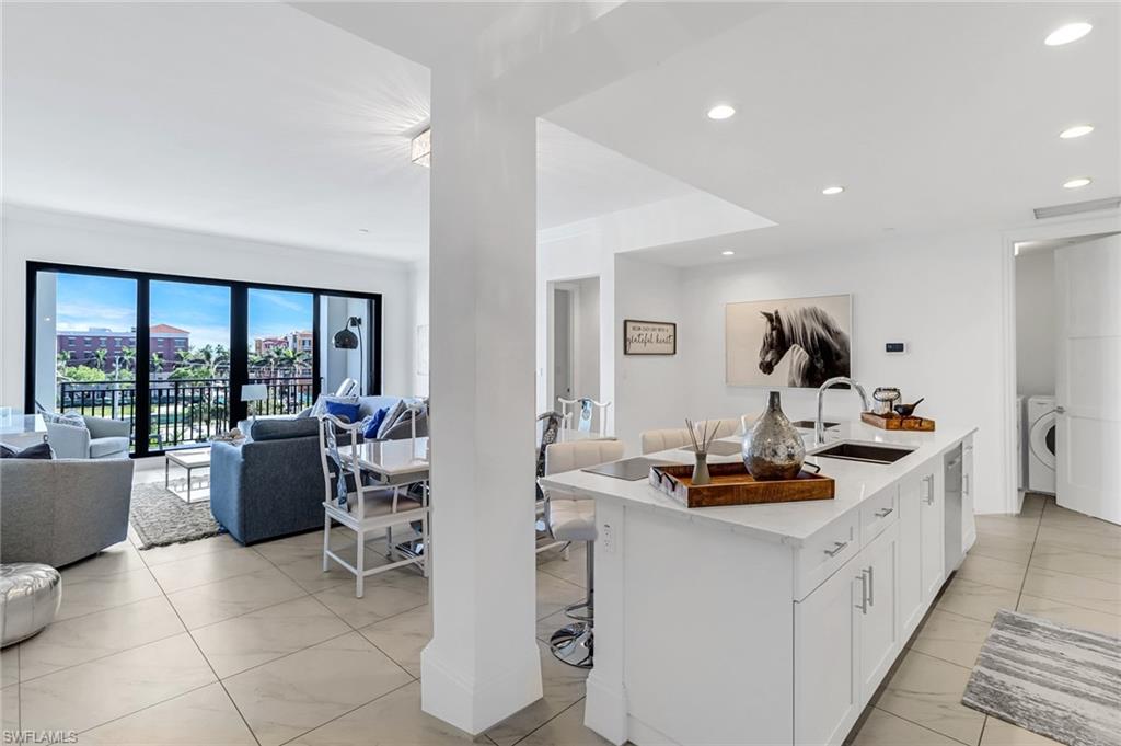 NAPLES SQUARE - Residential Lease