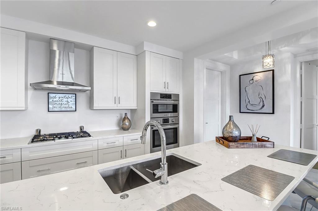 NAPLES SQUARE - Residential Lease