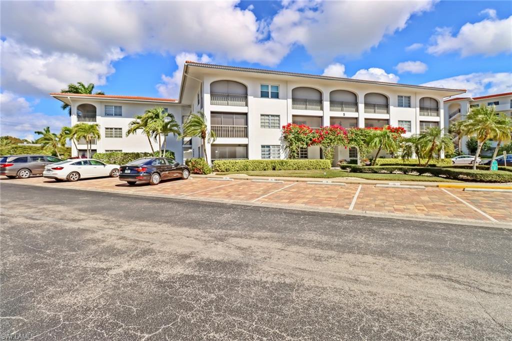 HIGH POINT COUNTRY CLUB - Residential Lease