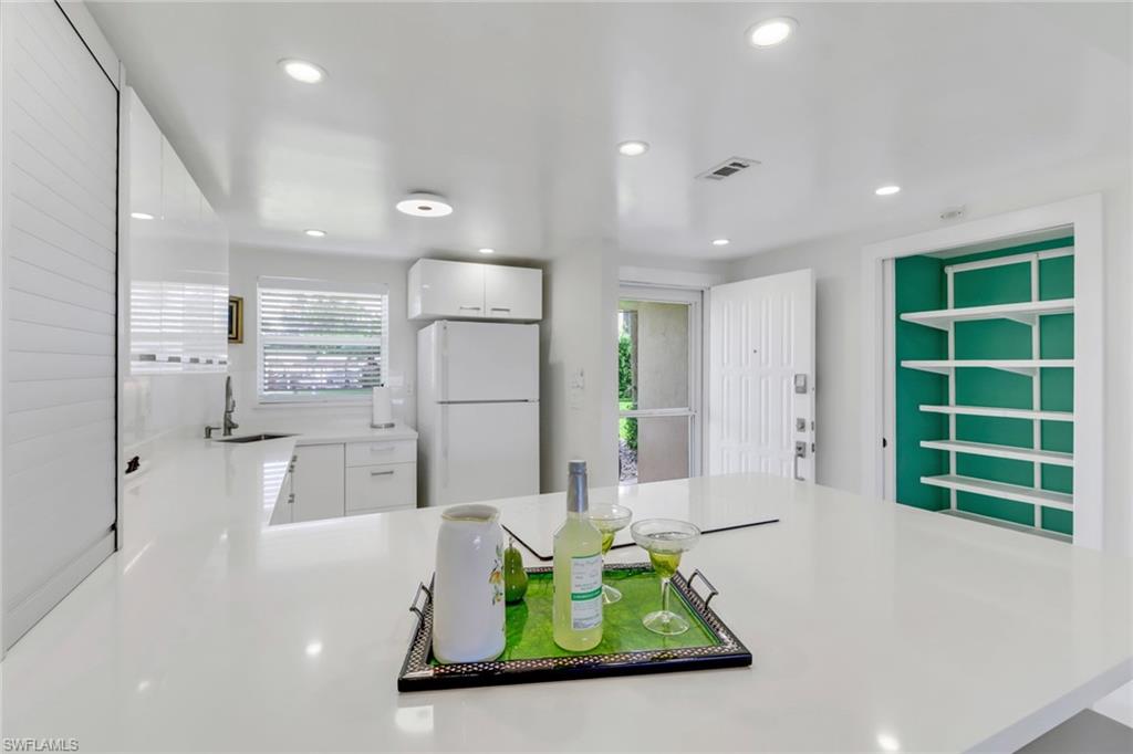 HIGH POINT COUNTRY CLUB - Residential Lease