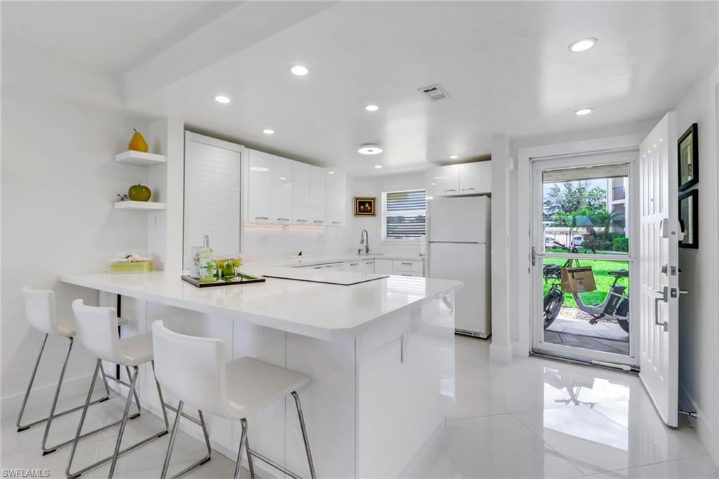 HIGH POINT COUNTRY CLUB - Residential Lease