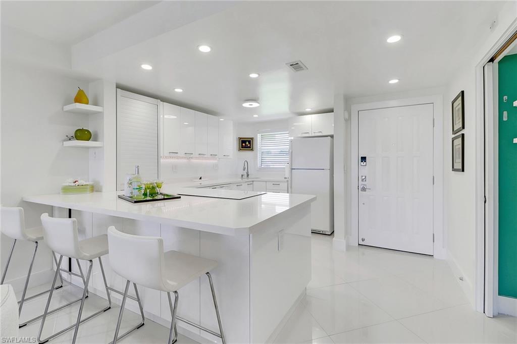 HIGH POINT COUNTRY CLUB - Residential Lease