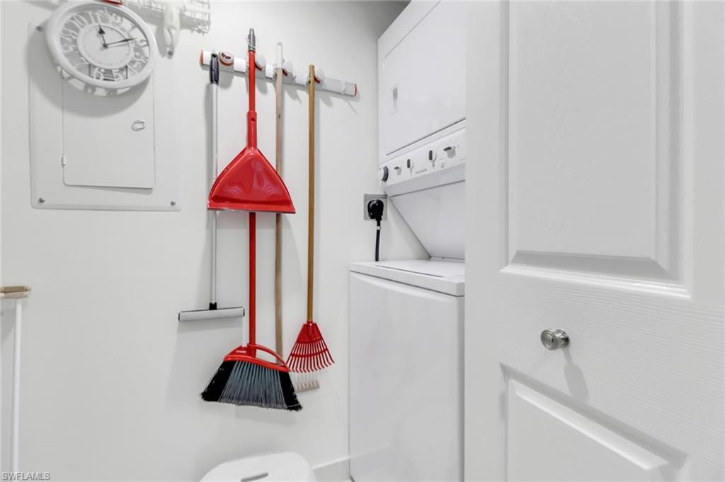 HIGH POINT COUNTRY CLUB - Residential Lease