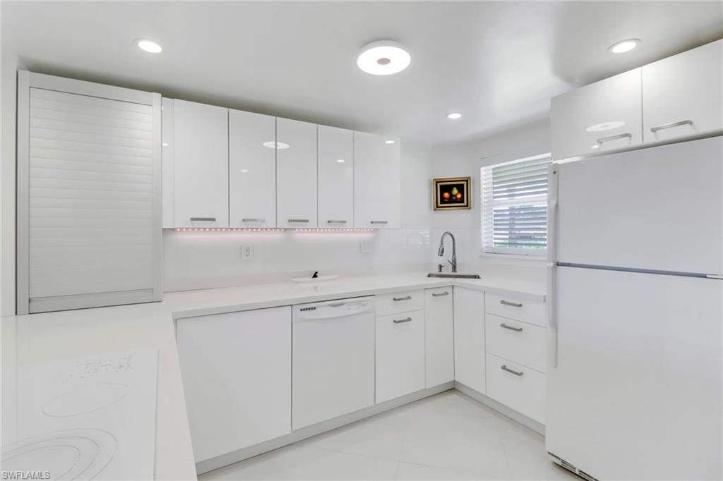 HIGH POINT COUNTRY CLUB - Residential Lease