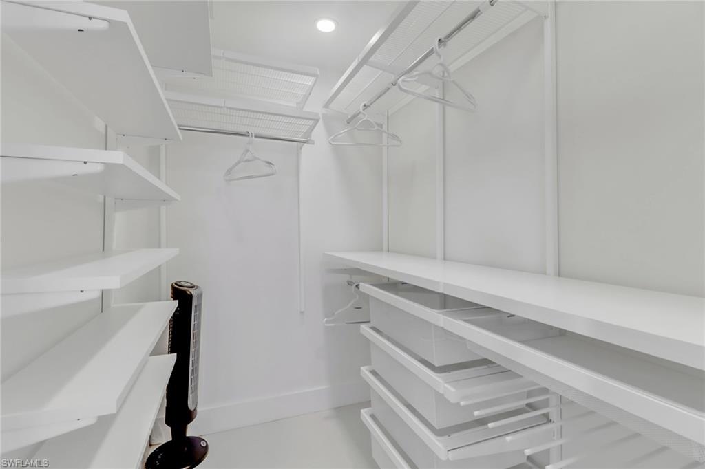 HIGH POINT COUNTRY CLUB - Residential Lease