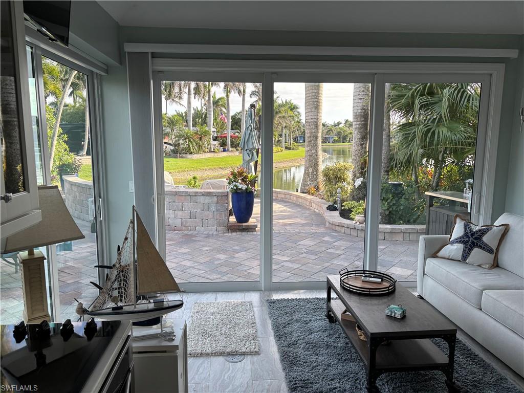 4895 Southern Breeze DR