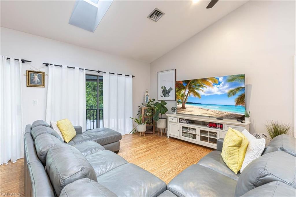 THE COTTAGES - Residential