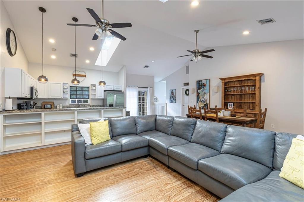 THE COTTAGES - Residential