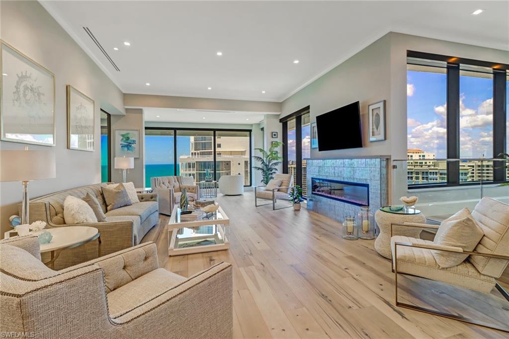 PARK PLAZA - Residential