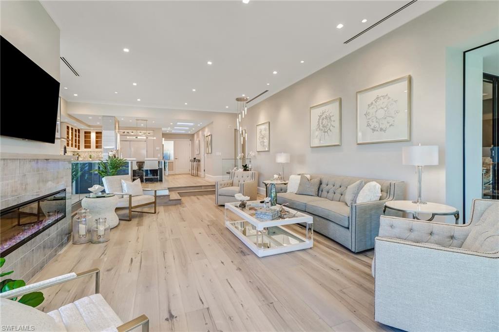 PARK PLAZA - Residential