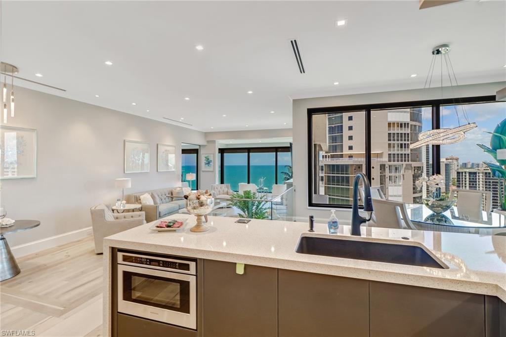 PARK PLAZA - Residential