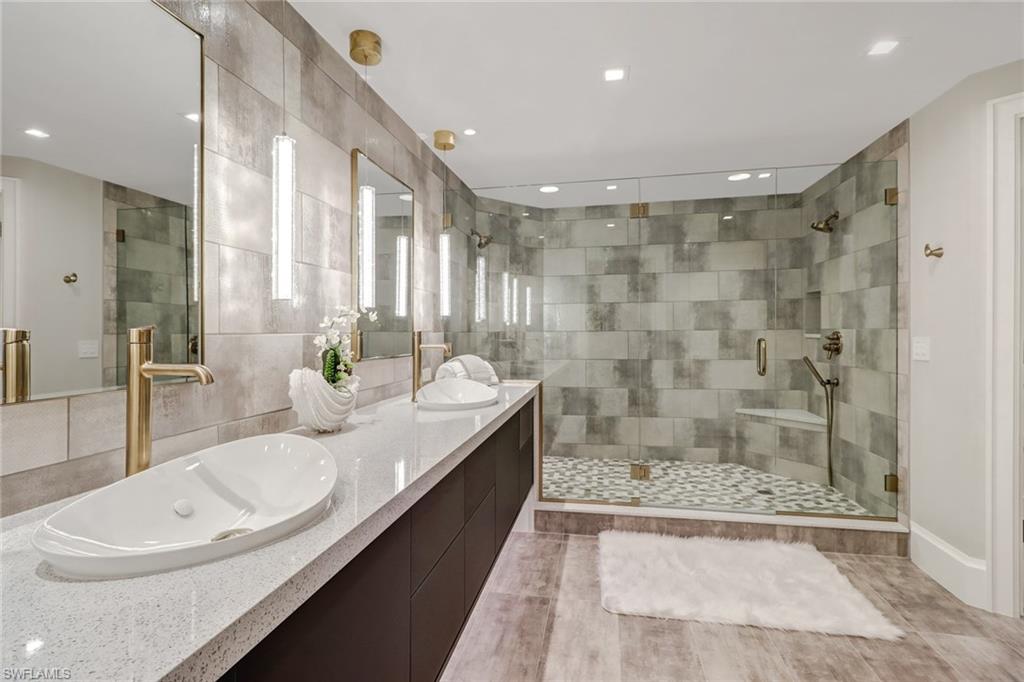 PARK PLAZA - Residential