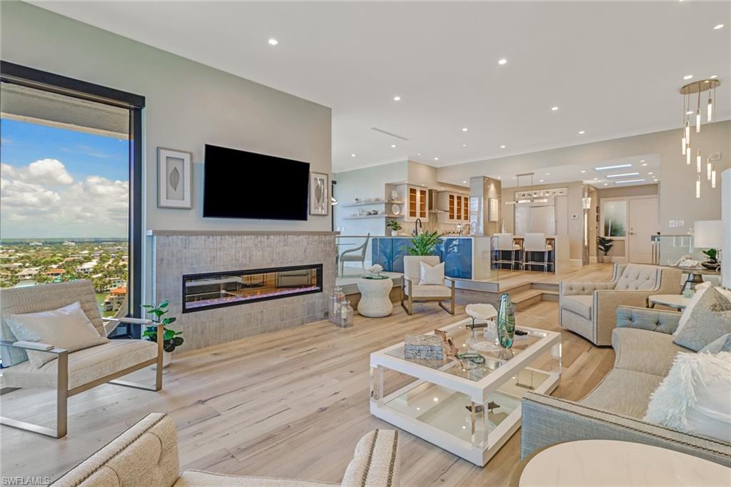 PARK PLAZA - Residential