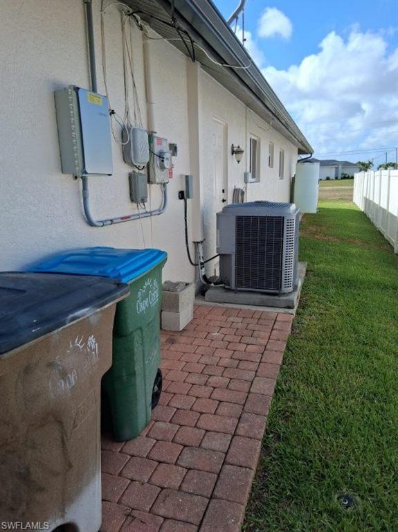 CAPE CORAL - Residential