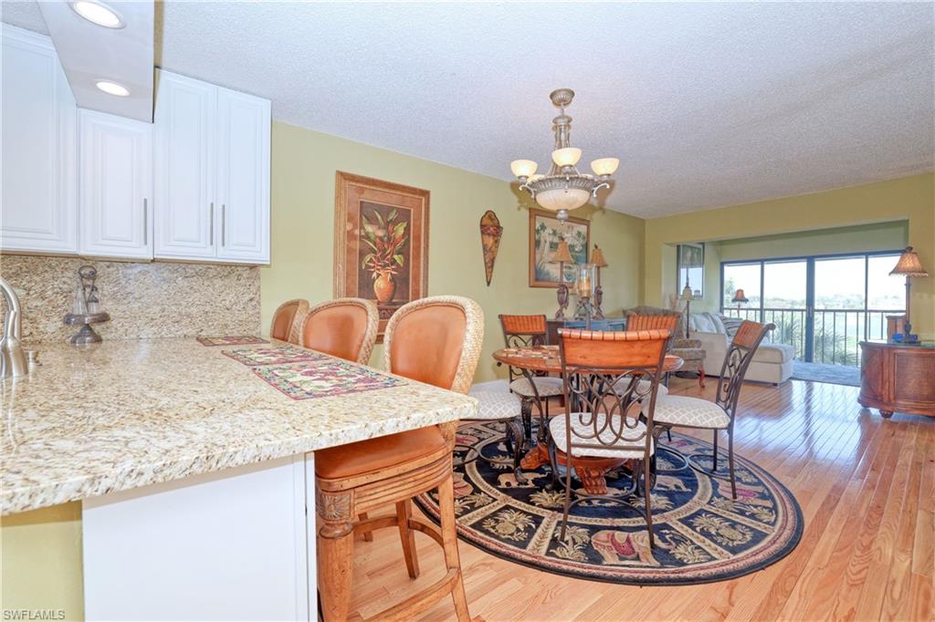 SEVEN LAKES - Residential