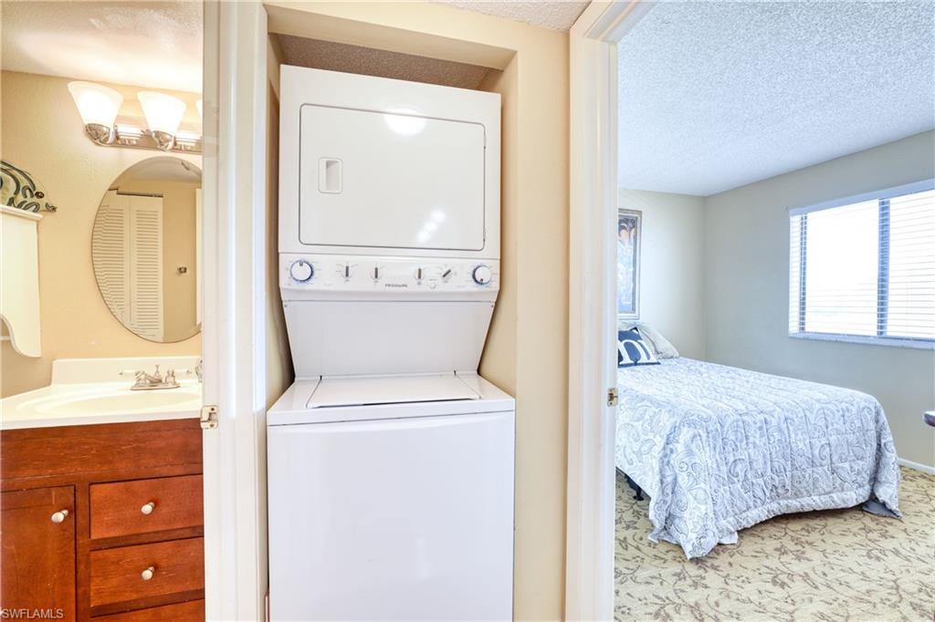 SEVEN LAKES - Residential