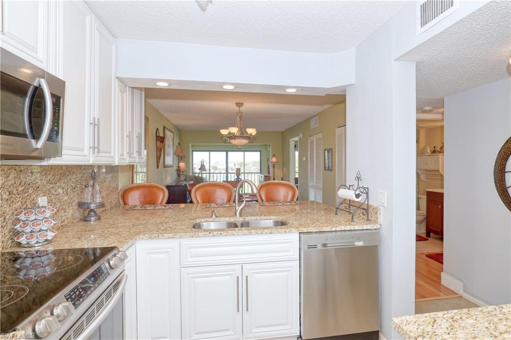 SEVEN LAKES - Residential