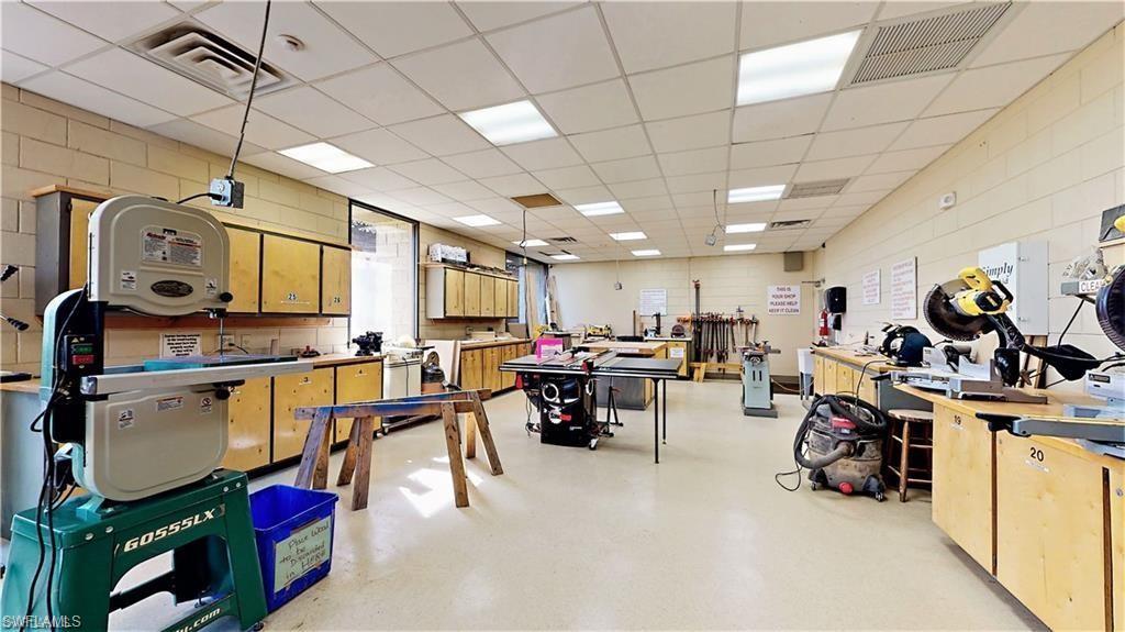 SEVEN LAKES - Residential